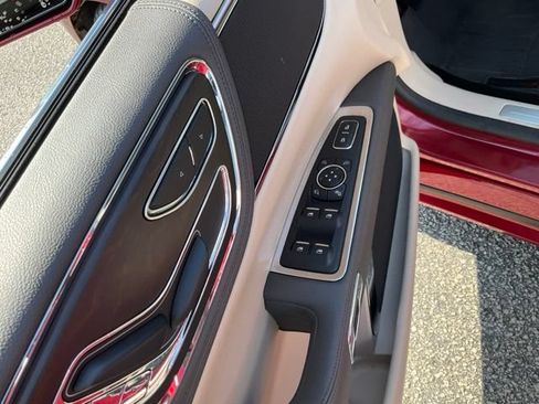 Used 2017 Lincoln Continental Select w/ Climate Package AWD/4WD image 7