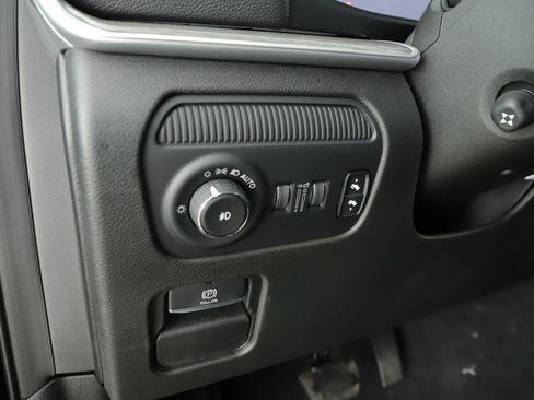 New 2024 Jeep Wagoneer L Series III w/ HD Trailer Tow Package image 23