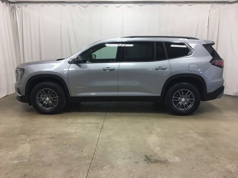 Used 2025 GMC Acadia Elevation image 7