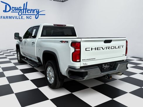 Used 2024 Chevrolet Silverado 2500 LTZ w/ LTZ Convenience Package AWD/4WD image 3