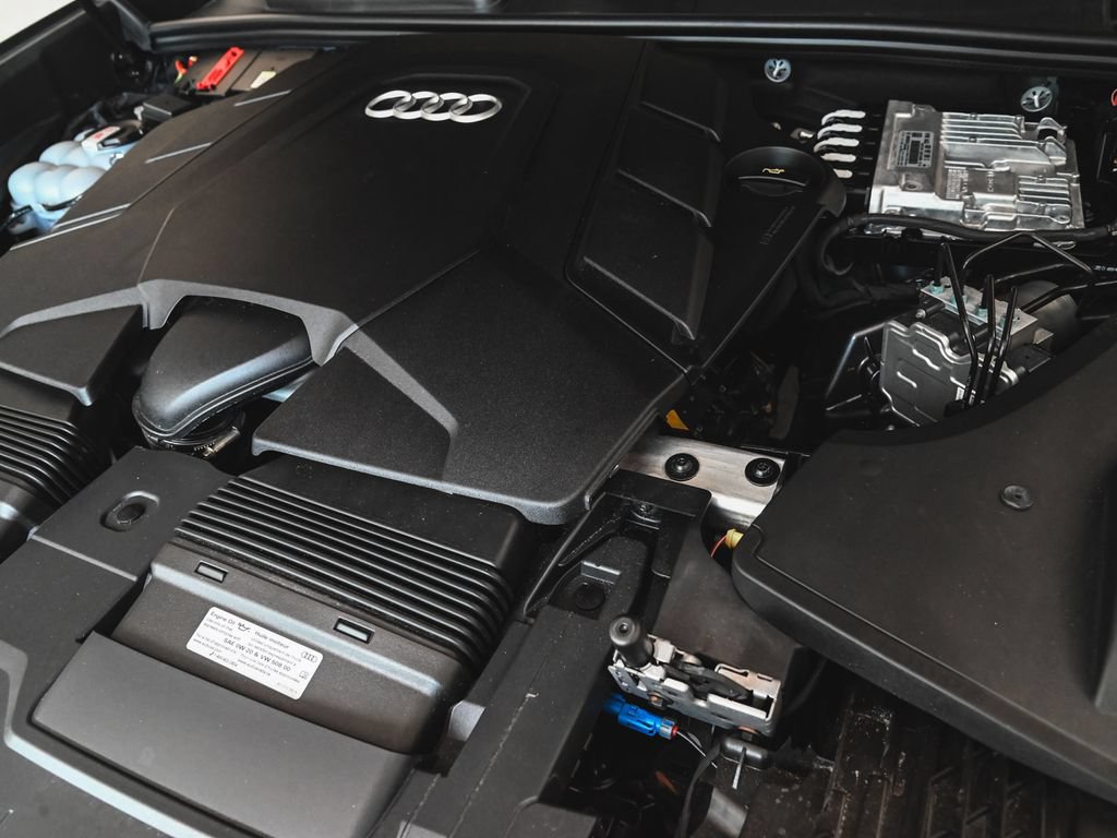 Used 2025 Audi Q8 Premium Plus w/ Premium Plus Package AWD/4WD image 40