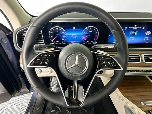 Used 2024 Mercedes-Benz GLE 350 4MATIC image 11