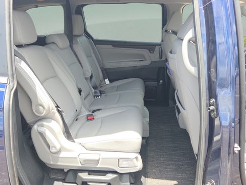 Used 2023 Honda Odyssey Touring image 17