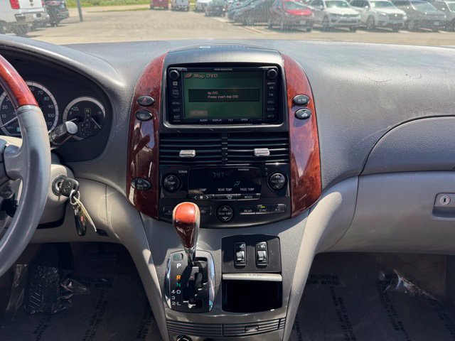 Used 2005 Toyota Sienna XLE Limited w/ XLE Limited Pkg 2 FWD image 2
