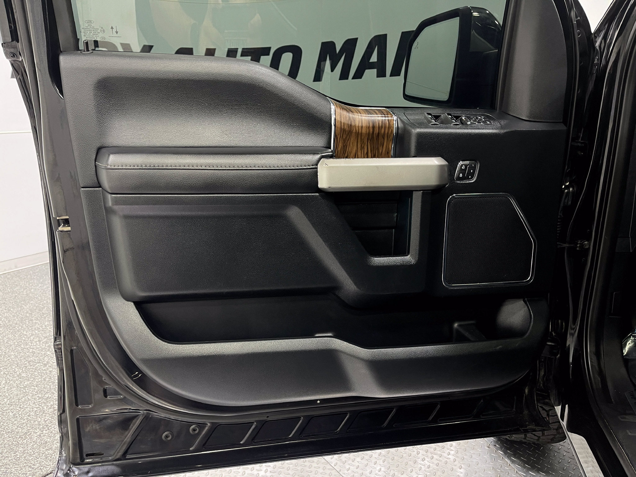Used 2020 Ford F150 Lariat AWD/4WD image 15