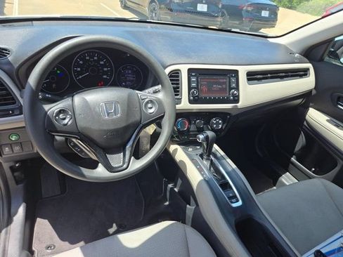 Used 2021 Honda HR-V LX image 17