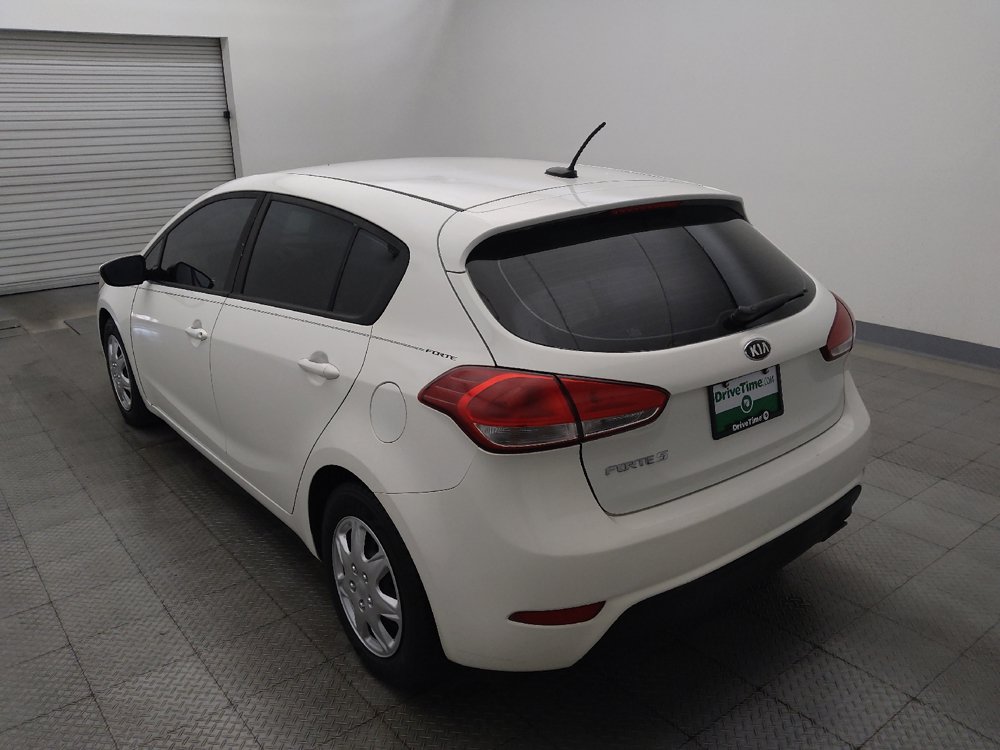 Used 2017 Kia Forte LX FWD image 5