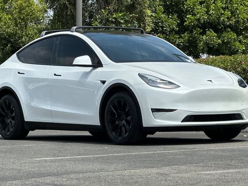 Used 2021 Tesla Model Y Long Range AWD/4WD image 6