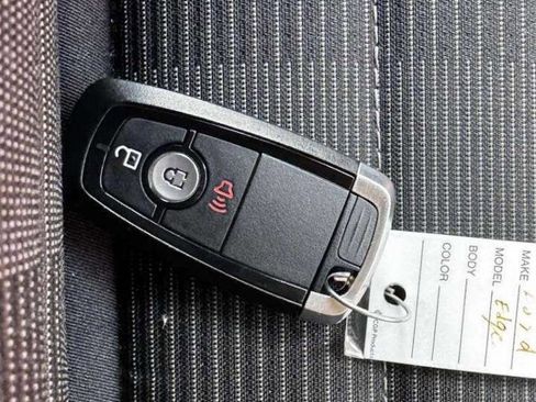 Used 2019 Ford Edge SEL image 26