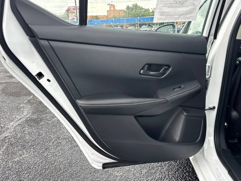 Used 2024 Nissan Sentra SV FWD image 14