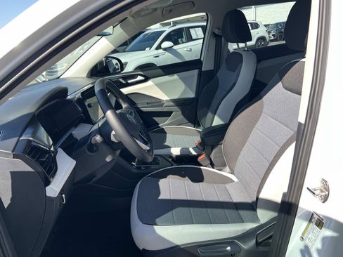 Certified 2025 Volkswagen Taos S image 17