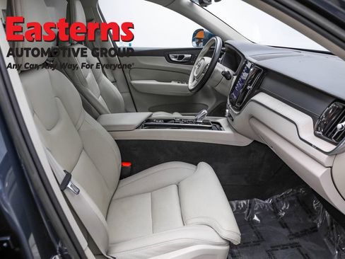 Used 2022 Volvo XC60 B6 Inscription w/ Advanced Package image 24