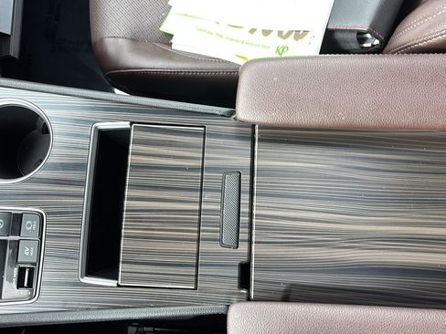 Used 2023 Toyota Sienna Platinum image 29