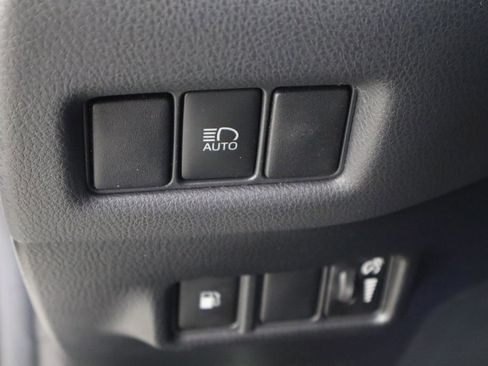 Used 2020 Toyota C-HR XLE image 22