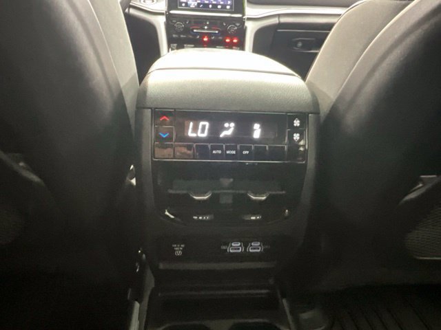 Used 2022 Jeep Grand Cherokee L Laredo AWD/4WD image 23