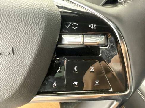 Used 2026 Cadillac Vistiq Sport w/ LPO, Floor Liner Package AWD/4WD image 18