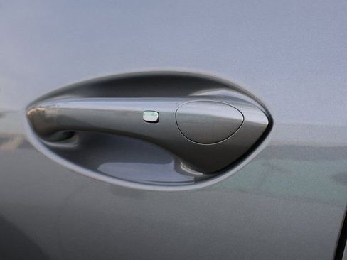 Certified 2025 Chevrolet Trax LT w/ LT Convenience Package image 20