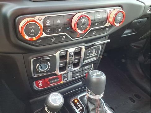 Used 2023 Jeep Wrangler Unlimited Rubicon w/ Cold Weather Group image 24