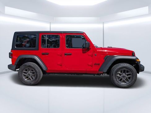 Used 2025 Jeep Wrangler Unlimited Sport AWD/4WD image 2