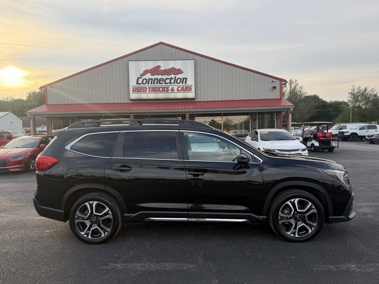 Used 2023 Subaru Ascent Limited AWD/4WD image 3