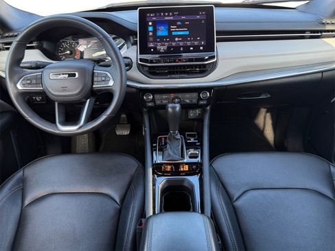 Certified 2024 Jeep Compass Limited image 10