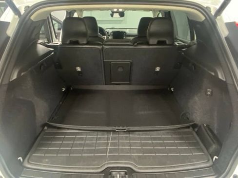 Used 2023 Volvo XC40 B5 Plus w/ Driver Assist Package AWD/4WD image 8