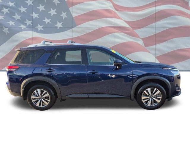 Used 2023 Nissan Pathfinder SL FWD image 3