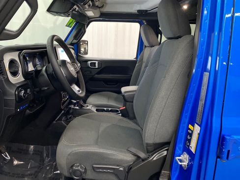 Used 2024 Jeep Wrangler Unlimited Sahara AWD/4WD image 14