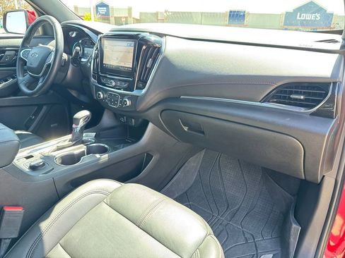 Certified 2023 Chevrolet Traverse RS AWD/4WD image 44