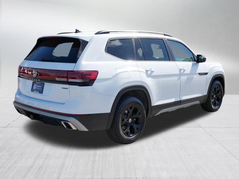 Certified 2024 Volkswagen Atlas Peak Edition SE AWD/4WD image 7