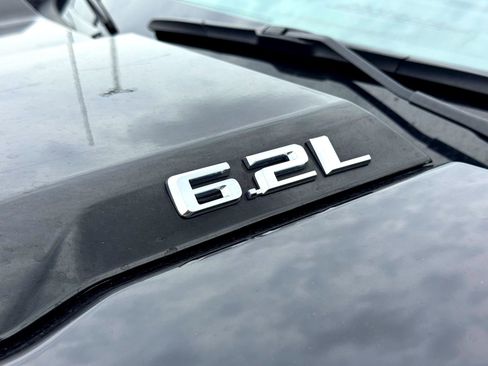 Used 2024 Chevrolet Silverado 1500 LT Trail Boss w/ Convenience Package II image 3