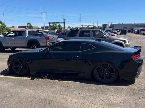 Used 2018 Chevrolet Camaro SS RWD image 7