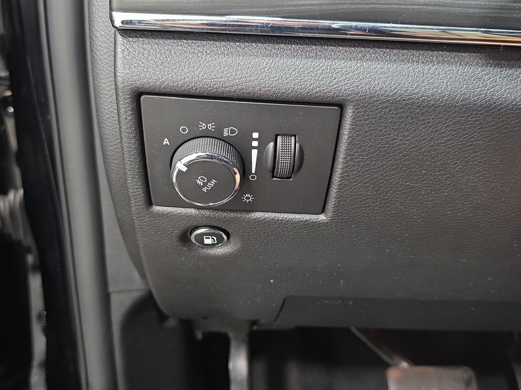 Used 2020 Jeep Grand Cherokee Limited AWD/4WD image 26