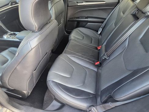 Used 2019 Ford Fusion Titanium FWD image 9