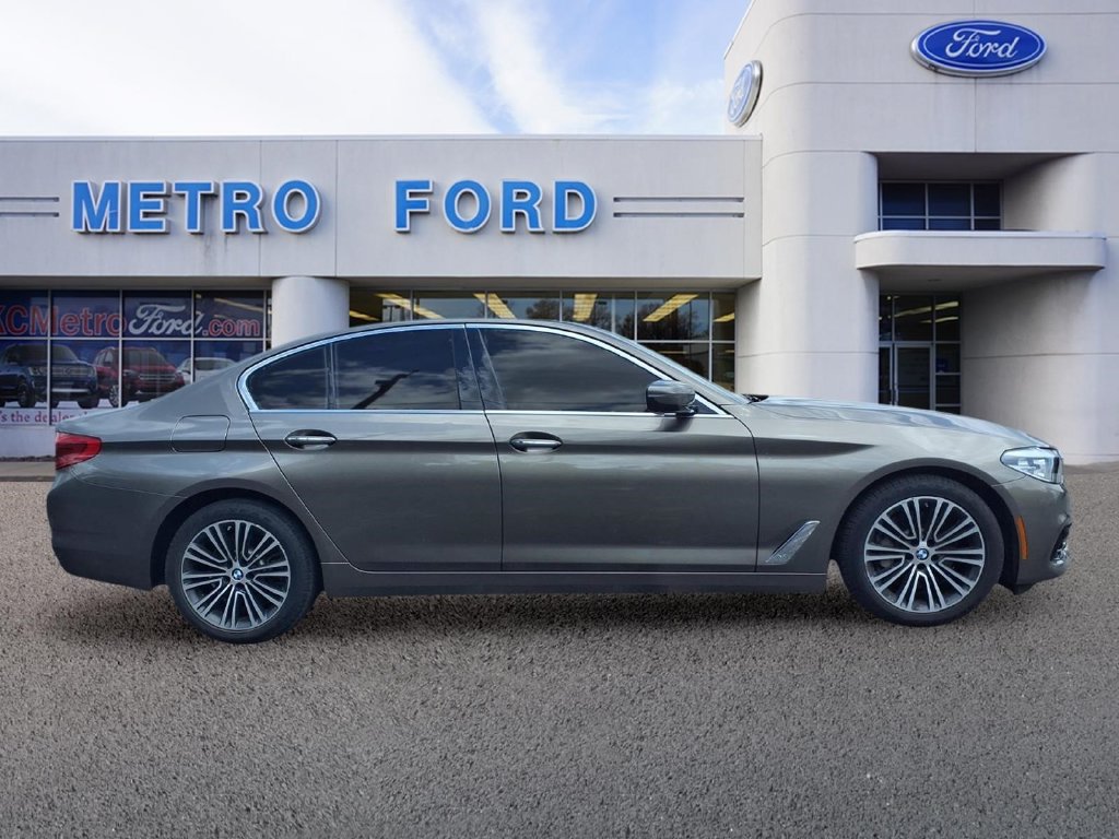 Used 2018 BMW 530i RWD image 2