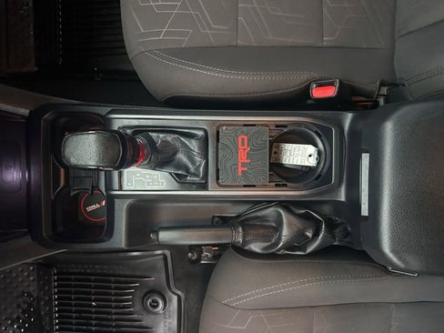 Used 2018 Toyota Tacoma TRD Sport w/ Technology Package image 29