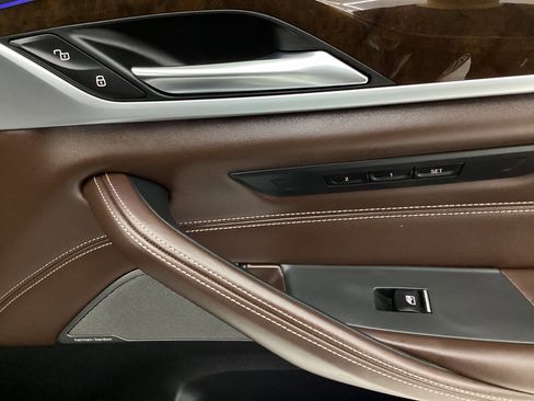 Used 2019 BMW 540i xDrive w/ Convenience Package image 39