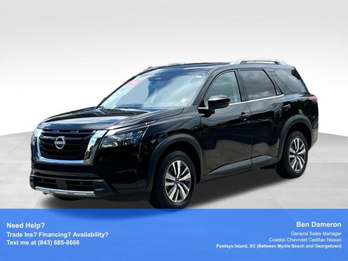 Certified 2025 Nissan Pathfinder SL FWD image 1