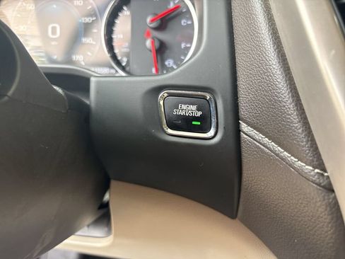 Certified 2019 GMC Acadia Denali w/ Technology Package AWD/4WD image 17