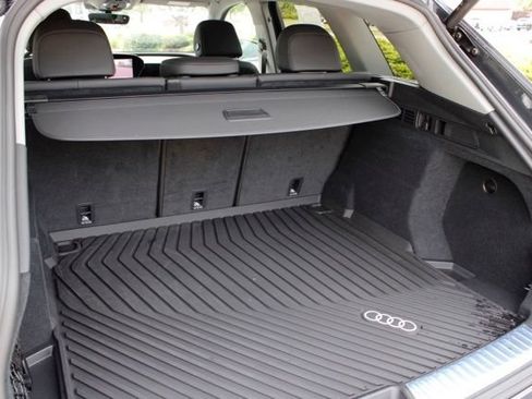 Used 2025 Audi Q5 Premium w/ Convenience Package AWD/4WD image 7