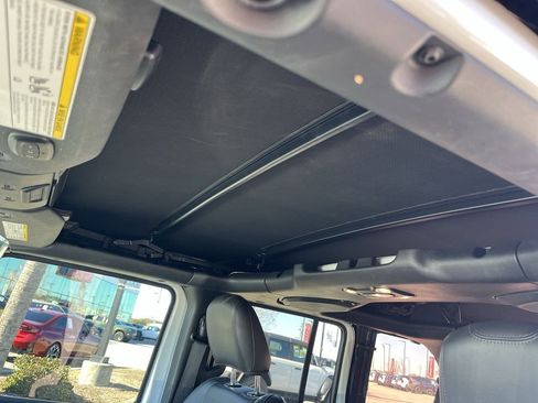 Used 2023 Jeep Wrangler Sahara image 18