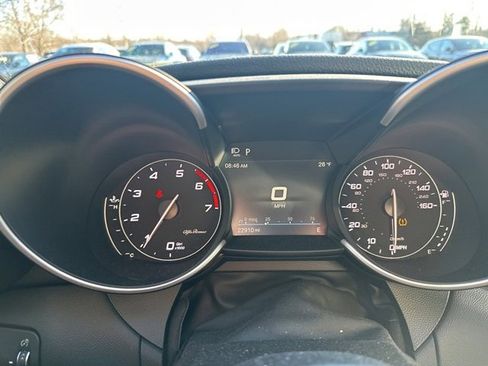 Used 2022 Alfa Romeo Giulia Veloce image 11