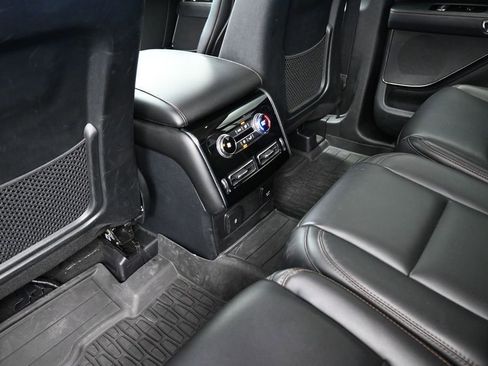 Used 2023 Lincoln Aviator AWD image 19