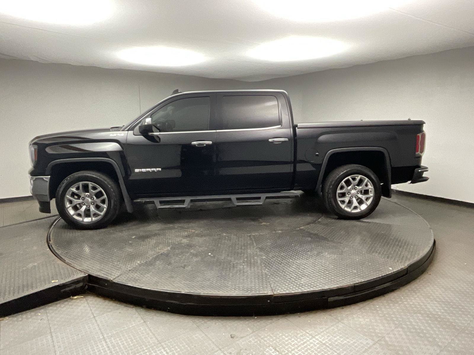 Used 2018 GMC Sierra 1500 SLT w/ SLT Premium Package AWD/4WD image 4