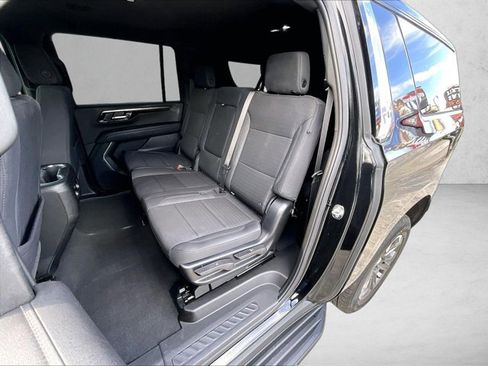 Used 2026 Chevrolet Suburban LS image 27