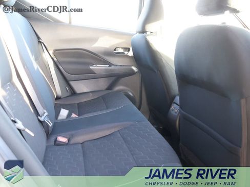 Used 2024 Nissan Kicks SV image 12