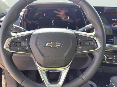 Used 2025 Chevrolet Trax ACTIV w/ Sunroof Package FWD image 14