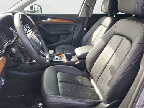 Used 2023 Audi Q5 2.0T Premium w/ Convenience Package image 19