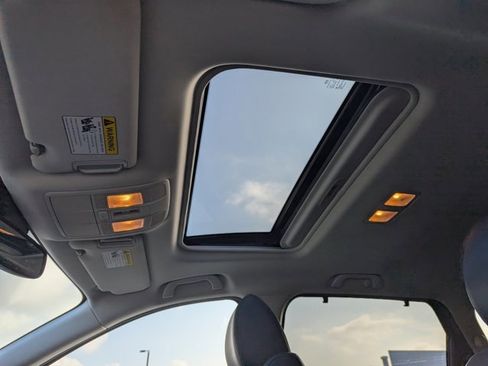 Used 2018 MAZDA CX-9 Touring w/ Touring Premium Package image 18