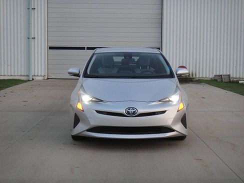 Used 2018 Toyota Prius Two w/ Prius Two Safety Plus Package image 3